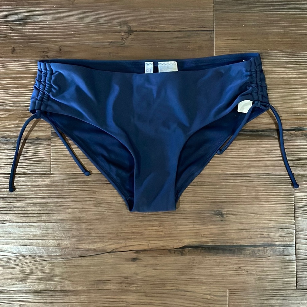 NEW - Gap women’s navy side tie bikini bottoms (Size small)